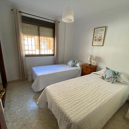 Apartamento Familiar En Barrio Reina Victoria Уэльва Экстерьер фото